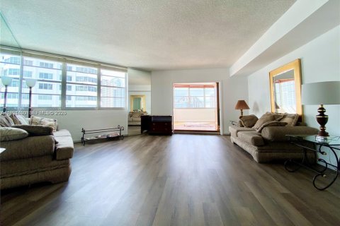 Condominio en alquiler en Miami, Florida, 2 dormitorios, 91.97 m2 № 2057603 - foto 10