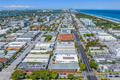 Propiedad comercial en venta en Miami Beach, Florida № 1985553 - foto 4