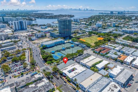 Propiedad comercial en venta en Miami Beach, Florida № 1985553 - foto 14