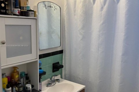 Propiedad comercial en venta en Miami Beach, Florida № 1985553 - foto 25