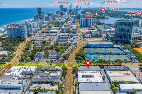 Propiedad comercial en venta en Miami Beach, Florida № 1985553 - foto 12