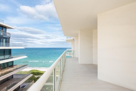Condominio en venta en Surfside, Florida, 2 dormitorios, 137.5 m2 № 1971862 - foto 2