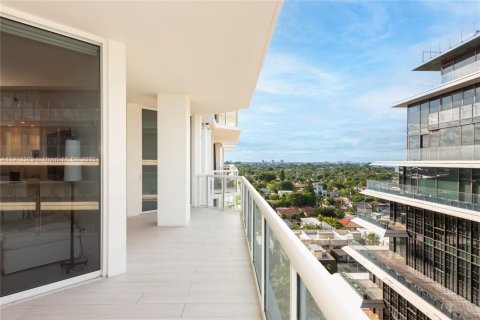 Condominio en venta en Surfside, Florida, 2 dormitorios, 137.5 m2 № 1971862 - foto 4