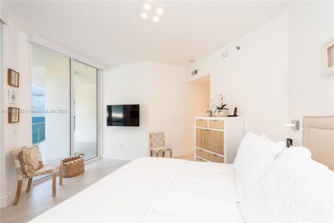 Condominio en venta en Surfside, Florida, 2 dormitorios, 137.5 m2 № 1971862 - foto 21