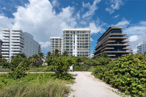 Condominio en venta en Surfside, Florida, 2 dormitorios, 137.5 m2 № 1971862 - foto 26