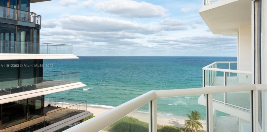 Condominio en Surfside, Florida, 2 dormitorios  № 1971862