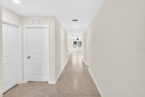 House in Alachua, Florida 4 bedrooms, 130.53 sq.m. № 2197039 - photo 3