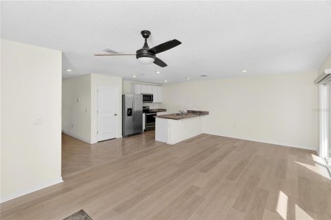 House in Alachua, Florida 4 bedrooms, 130.53 sq.m. № 2197039 - photo 10