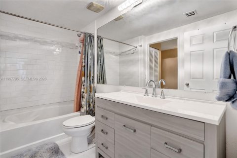 Copropriété à vendre à Fort Lauderdale, Floride: 2 chambres, 128.95 m2 № 2029151 - photo 14