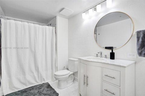 Copropriété à vendre à Fort Lauderdale, Floride: 2 chambres, 128.95 m2 № 2029151 - photo 10