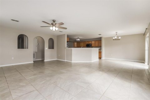 House in Dade City, Florida 4 bedrooms, 227.61 sq.m. № 1840427 - photo 3