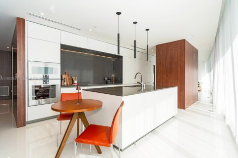 Condo in Miami, Florida, 5 bedrooms  № 1994621 - photo 19
