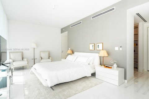 Condo in Miami, Florida, 5 bedrooms  № 1994621 - photo 29