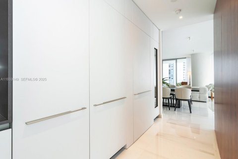 Condo in Miami, Florida, 5 bedrooms  № 1994621 - photo 21