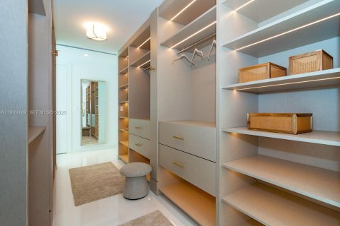 Condo in Miami, Florida, 5 bedrooms  № 1994621 - photo 30
