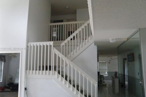 Villa ou maison à vendre à Pembroke Pines, Floride: 4 chambres, 226.31 m2 № 2075419 - photo 4