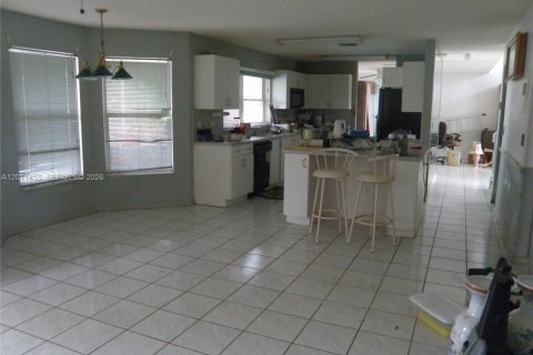 Villa ou maison à vendre à Pembroke Pines, Floride: 4 chambres, 226.31 m2 № 2075419 - photo 3