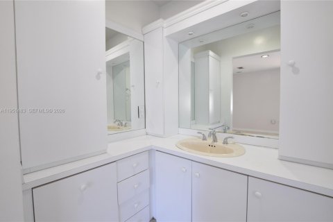 Casa en alquiler en Pinecrest, Florida, 3 dormitorios, 231.14 m2 № 2010627 - foto 19