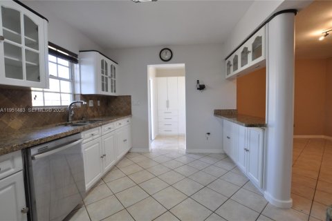 Casa en alquiler en Pinecrest, Florida, 3 dormitorios, 231.14 m2 № 2010627 - foto 9