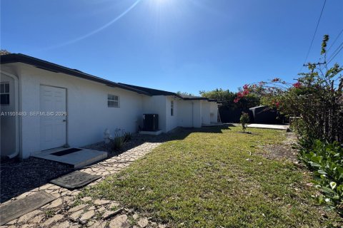 Casa en alquiler en Pinecrest, Florida, 3 dormitorios, 231.14 m2 № 2010627 - foto 29