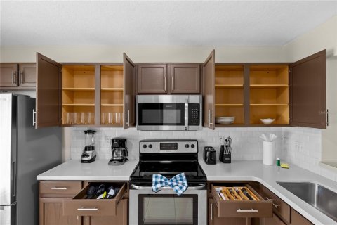 Townhouse in Kissimmee, Florida 3 bedrooms, 135.64 sq.m. № 1910515 - photo 28