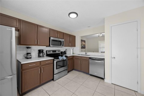 Townhouse in Kissimmee, Florida 3 bedrooms, 135.64 sq.m. № 1910515 - photo 27