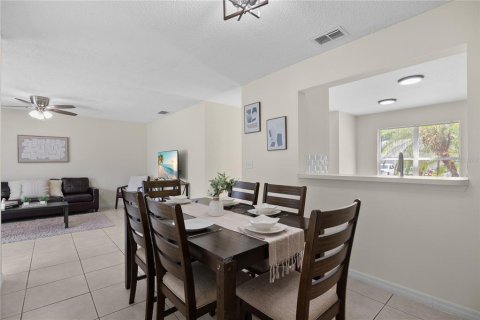 Townhouse in Kissimmee, Florida 3 bedrooms, 135.64 sq.m. № 1910515 - photo 11