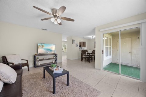 Townhouse in Kissimmee, Florida 3 bedrooms, 135.64 sq.m. № 1910515 - photo 18