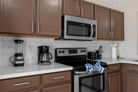 Townhouse in Kissimmee, Florida 3 bedrooms, 135.64 sq.m. № 1910515 - photo 4