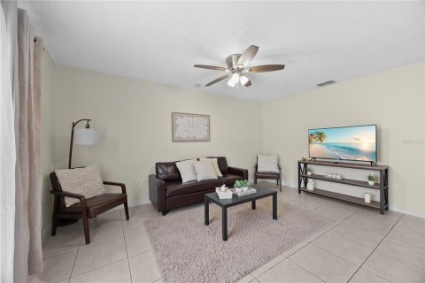 Townhouse in Kissimmee, Florida 3 bedrooms, 135.64 sq.m. № 1910515 - photo 16