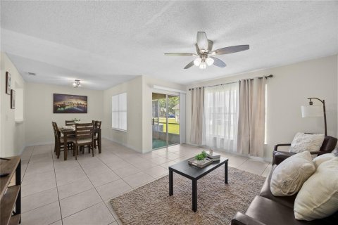 Townhouse in Kissimmee, Florida 3 bedrooms, 135.64 sq.m. № 1910515 - photo 19