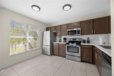 Townhouse in Kissimmee, Florida 3 bedrooms, 135.64 sq.m. № 1910515 - photo 6