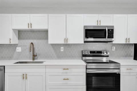 Appartement à louer à Fort Lauderdale, Floride: 3 chambres, 130.06 m2 № 2051159 - photo 2