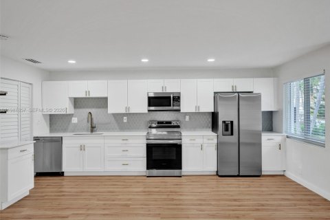 Appartement à louer à Fort Lauderdale, Floride: 3 chambres, 130.06 m2 № 2051159 - photo 4