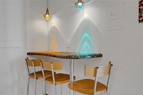 Condominio en venta en Sunny Isles Beach, Florida, 2 dormitorios, 126.07 m2 № 1941998 - foto 20