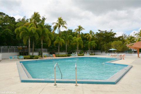 Condominio en venta en Sunny Isles Beach, Florida, 2 dormitorios, 126.07 m2 № 1941998 - foto 3