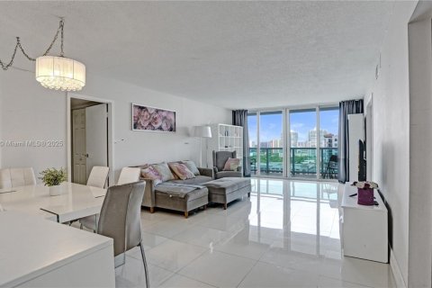 Condominio en venta en Sunny Isles Beach, Florida, 2 dormitorios, 126.07 m2 № 1941998 - foto 5