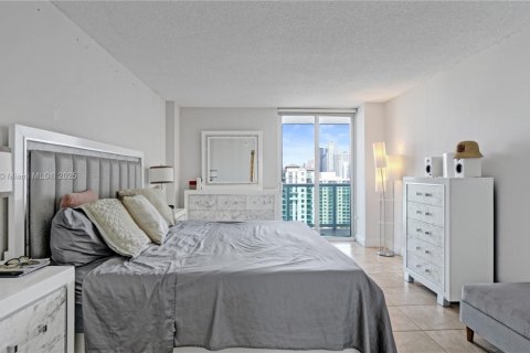 Condominio en venta en Sunny Isles Beach, Florida, 2 dormitorios, 126.07 m2 № 1941998 - foto 26