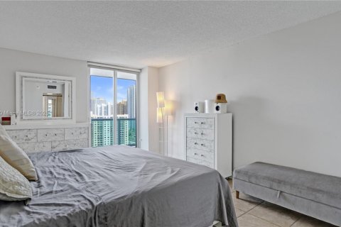 Condominio en venta en Sunny Isles Beach, Florida, 2 dormitorios, 126.07 m2 № 1941998 - foto 27
