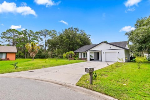 House in Poinciana, Florida 3 bedrooms, 157.56 sq.m. № 2287410 - photo 4