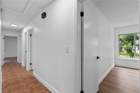House in Poinciana, Florida 3 bedrooms, 157.56 sq.m. № 2287410 - photo 19