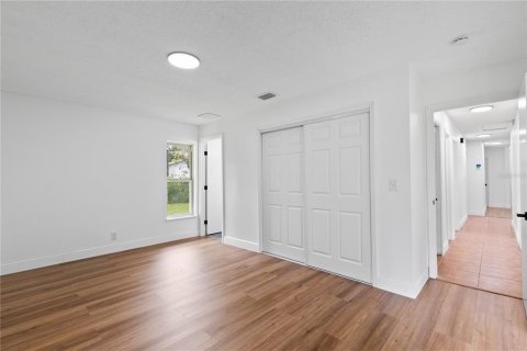 House in Poinciana, Florida 3 bedrooms, 157.56 sq.m. № 2287410 - photo 23