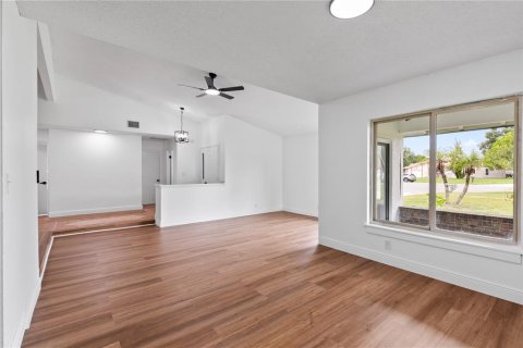 House in Poinciana, Florida 3 bedrooms, 157.56 sq.m. № 2287410 - photo 14