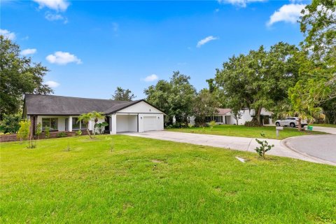 House in Poinciana, Florida 3 bedrooms, 157.56 sq.m. № 2287410 - photo 5