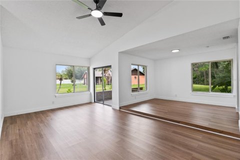 House in Poinciana, Florida 3 bedrooms, 157.56 sq.m. № 2287410 - photo 11