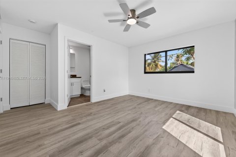 Casa en venta en Fort Lauderdale, Florida, 3 dormitorios № 2030479 - foto 23