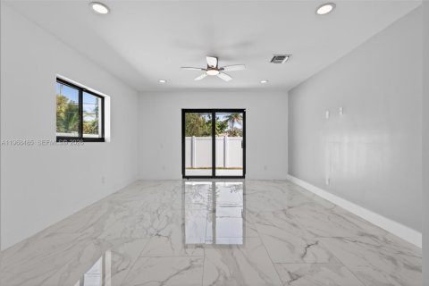 Casa en venta en Fort Lauderdale, Florida, 3 dormitorios № 2030479 - foto 10