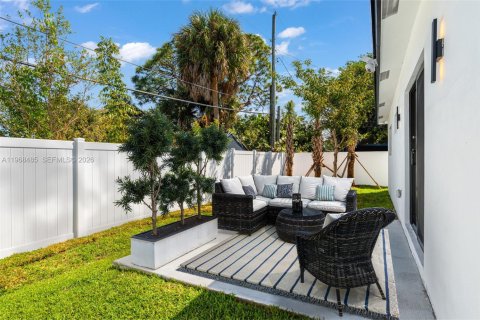 Casa en venta en Fort Lauderdale, Florida, 3 dormitorios № 2030479 - foto 13