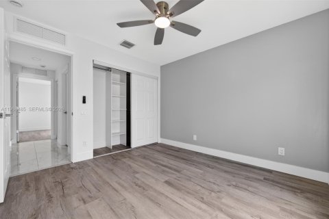 Casa en venta en Fort Lauderdale, Florida, 3 dormitorios № 2030479 - foto 16