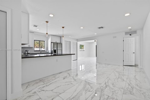 Casa en venta en Fort Lauderdale, Florida, 3 dormitorios № 2030479 - foto 5
